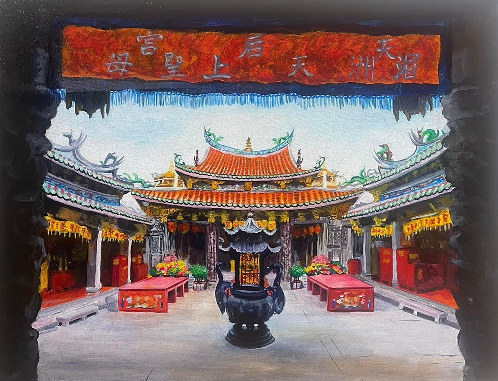 廟宇對我而言是一個神聖清淨莊嚴的地方，所以雖然畫過很多題材，但是沒畫過廟。因緣際會下和朋友參加了力麗基金會 back to 1919的歷史建築物展覽。構完圖後一直無法下筆，每天看著圖和他對話，終於找到了自己想要呈現的感覺加上身體好轉便著手開始創作。過程中心情很平靜，對於複雜的建築物部分也慢慢的完成。我喜歡站在廟的入口處，望著大殿，靜靜的欣賞香煙裊裊的內殿，雖然人來人往，但是在那一瞬間會有著歲月靜好，無比寧靜祥和的感覺。望著這幅作品，彷彿回到了大殿前的廣場，心情瞬間便平靜了，這就是我想呈現的廟宇的感覺。